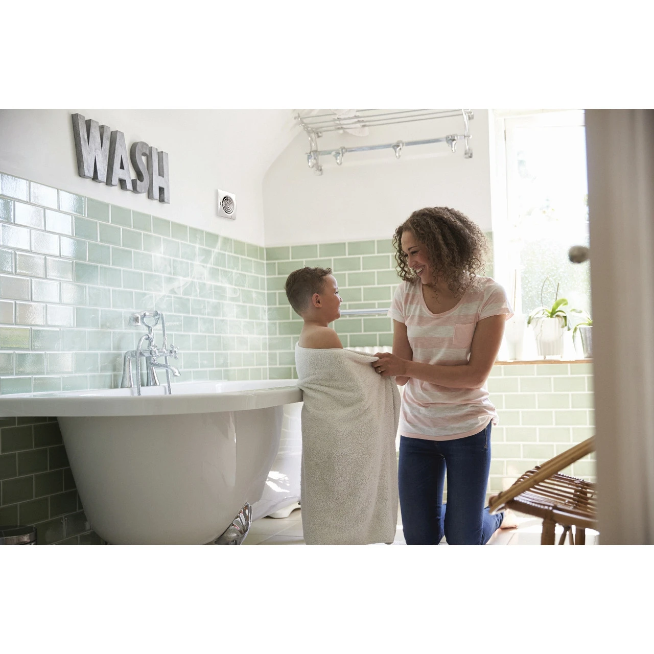 HiB Hush White Wall Mounted Extractor Fan With Timer And Humidity Sensor - 31600 - Image 2